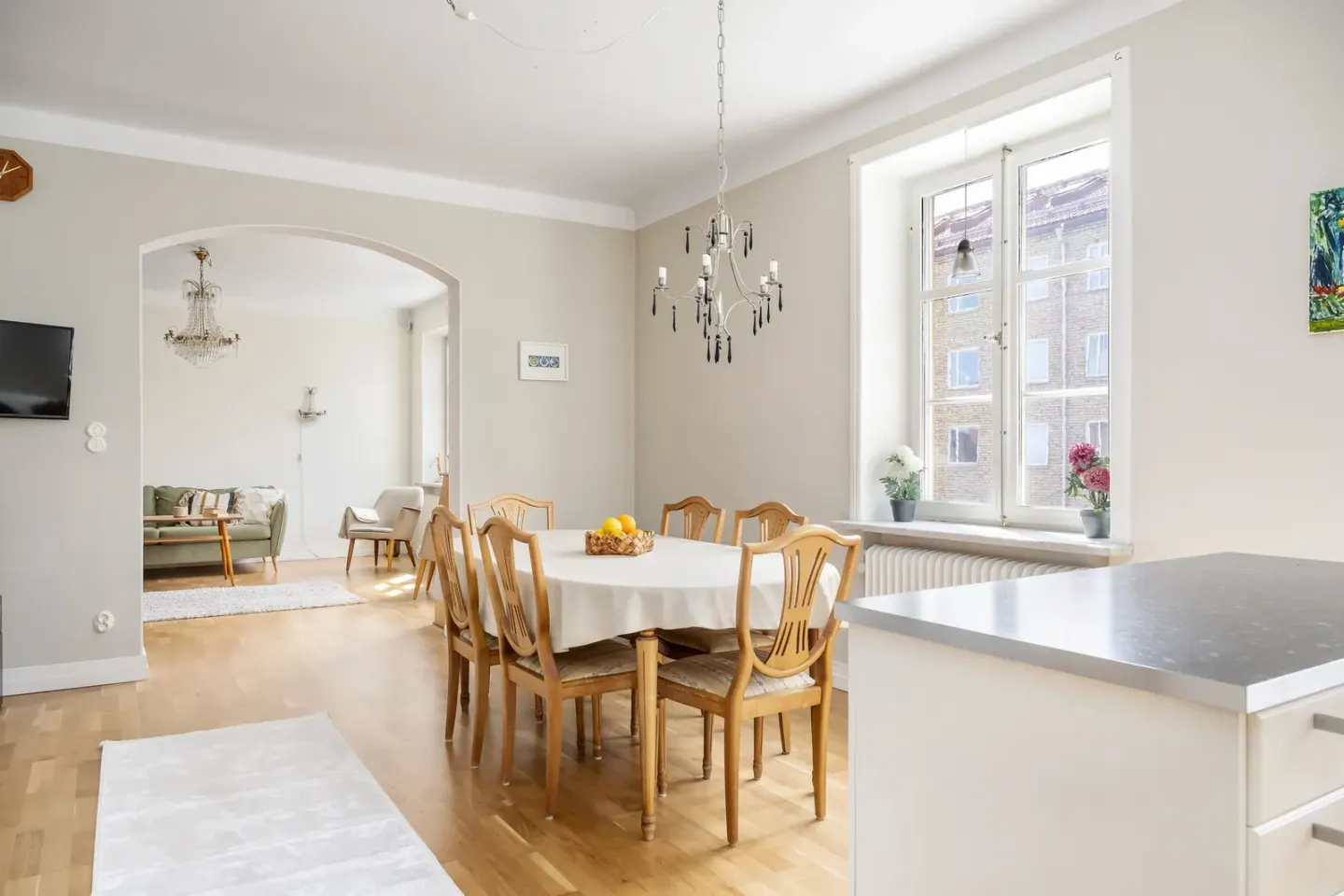 Bostadsrätt med 6 rum på Trozelligatan 13U4 i Norrköping, bild 2 av 4
