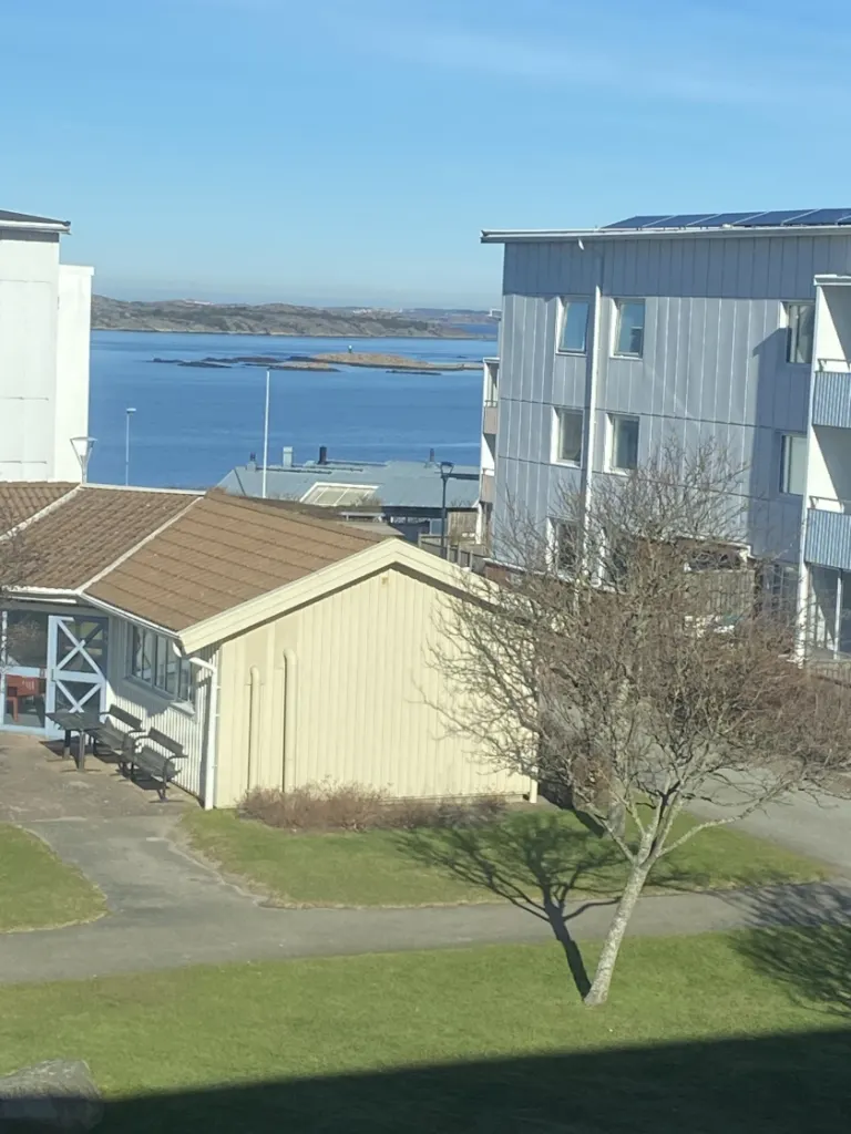 Hyresrätt med 4 rum på Badhusberget 11A i Lysekil, bild 2 av 2
