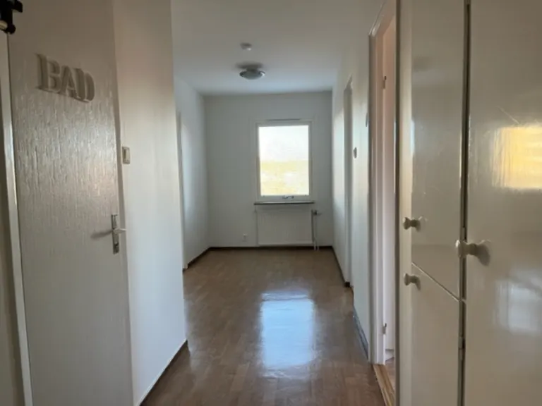 Hyresrätt med 3 rum på Trädgårdsgatan 16A i Hallstahammar, bild 3 av 5