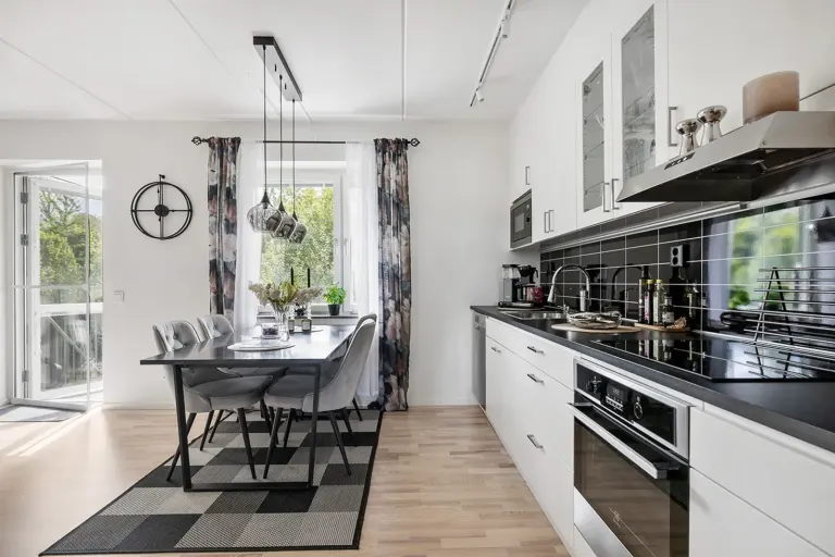 Bostadsrätt med 3 rum på Tegvägen 11 i Järfälla, bild 4 av 4
