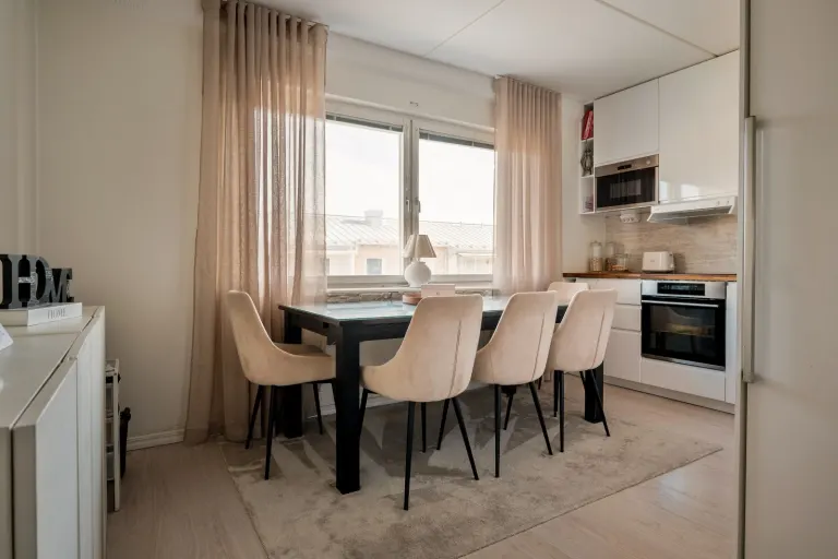 Bostadsrätt med 4 rum på Tomtbergavägen 98 i Botkyrka, bild 3 av 5