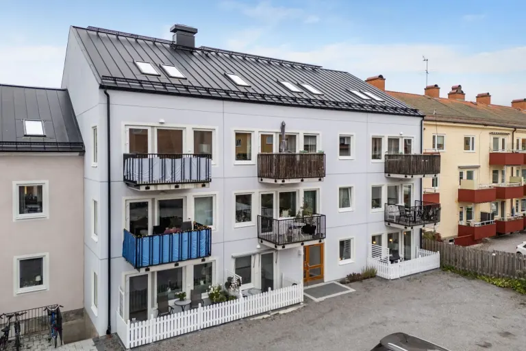 Bostadsrätt med 4 rum på Sörgärdsgatan 24B i Strängnäs, bild 2 av 4