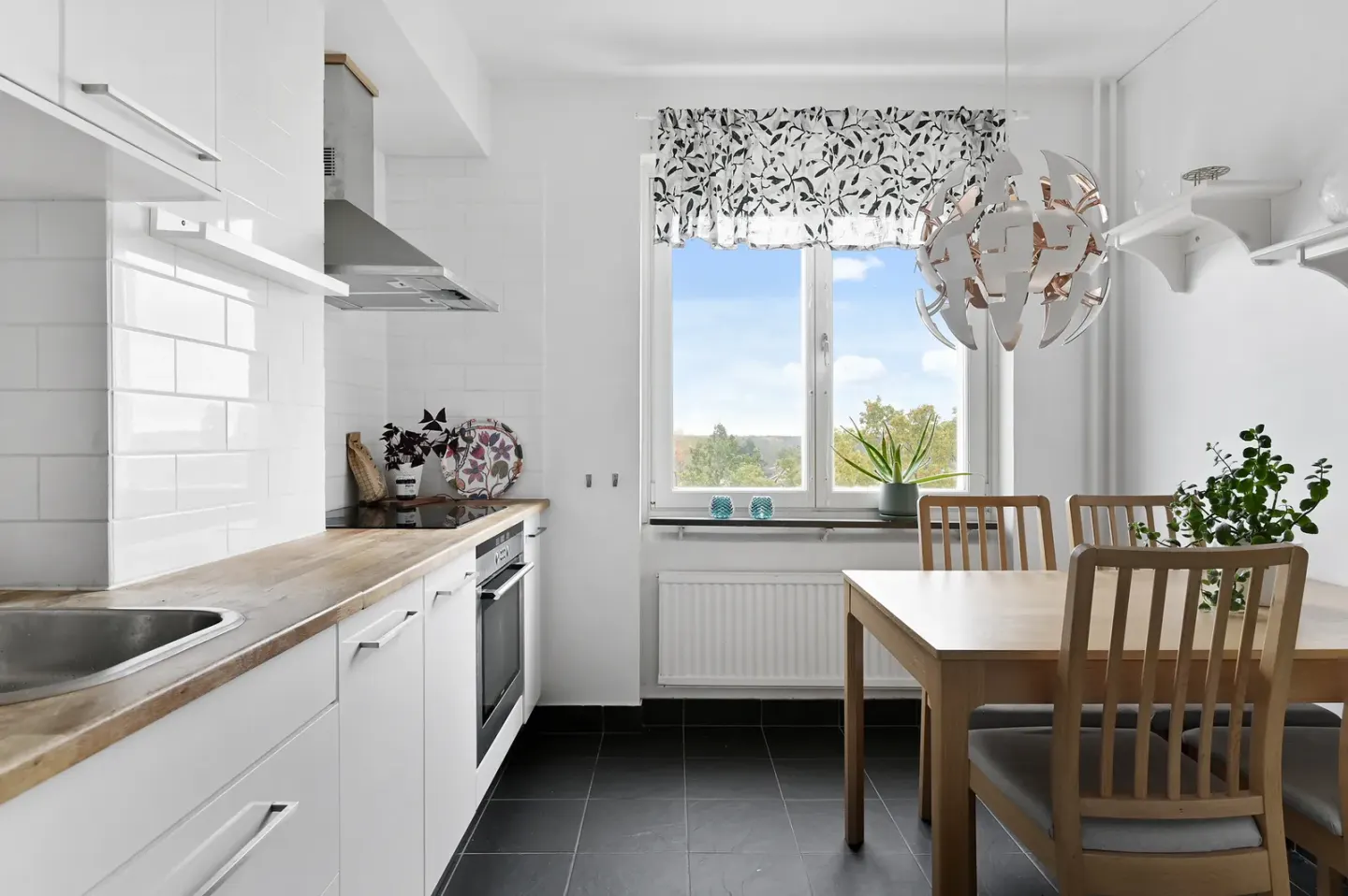 Bostadsrätt med 1,5 rum på Sköndalsvägen 124 i Stockholm
