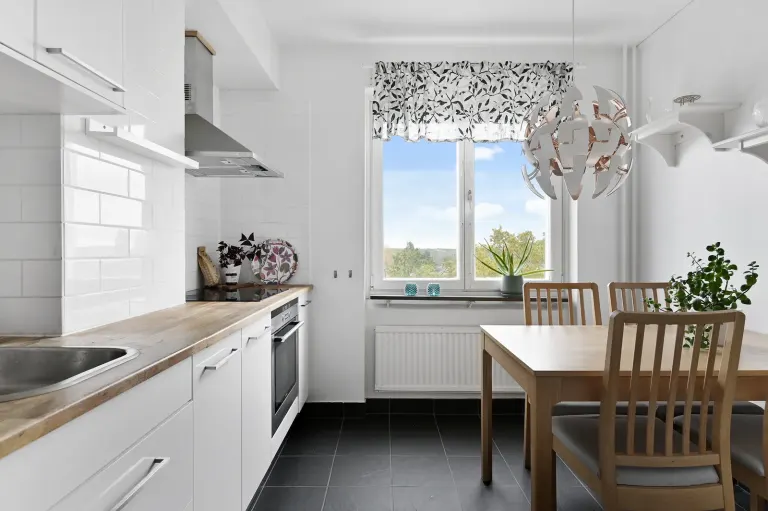 Bostadsrätt med 1,5 rum på Sköndalsvägen 124 i Stockholm