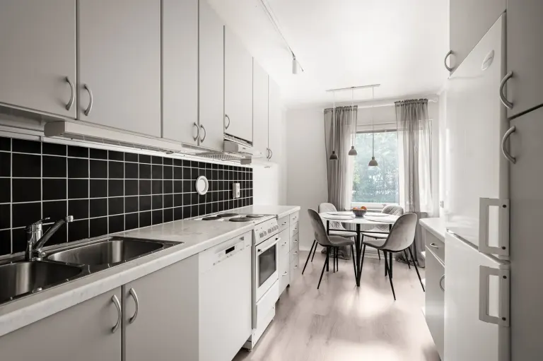 Bostadsrätt med 1 rum på Hjortronvägen 5 i Upplands-Bro, bild 2 av 4