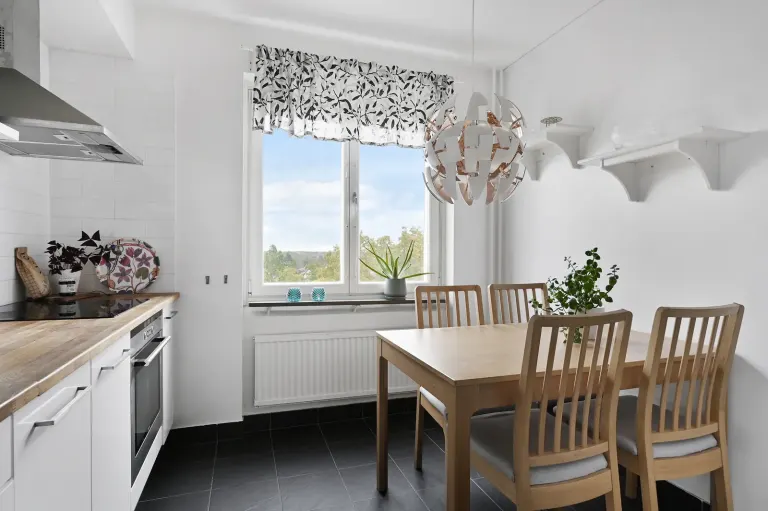 Bostadsrätt med 1,5 rum på Sköndalsvägen 124 i Stockholm, bild 3 av 4