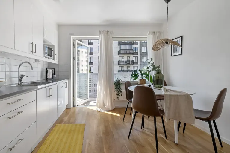 Bostadsrätt med 2 rum på Karlslundsvägen 17 i Järfälla