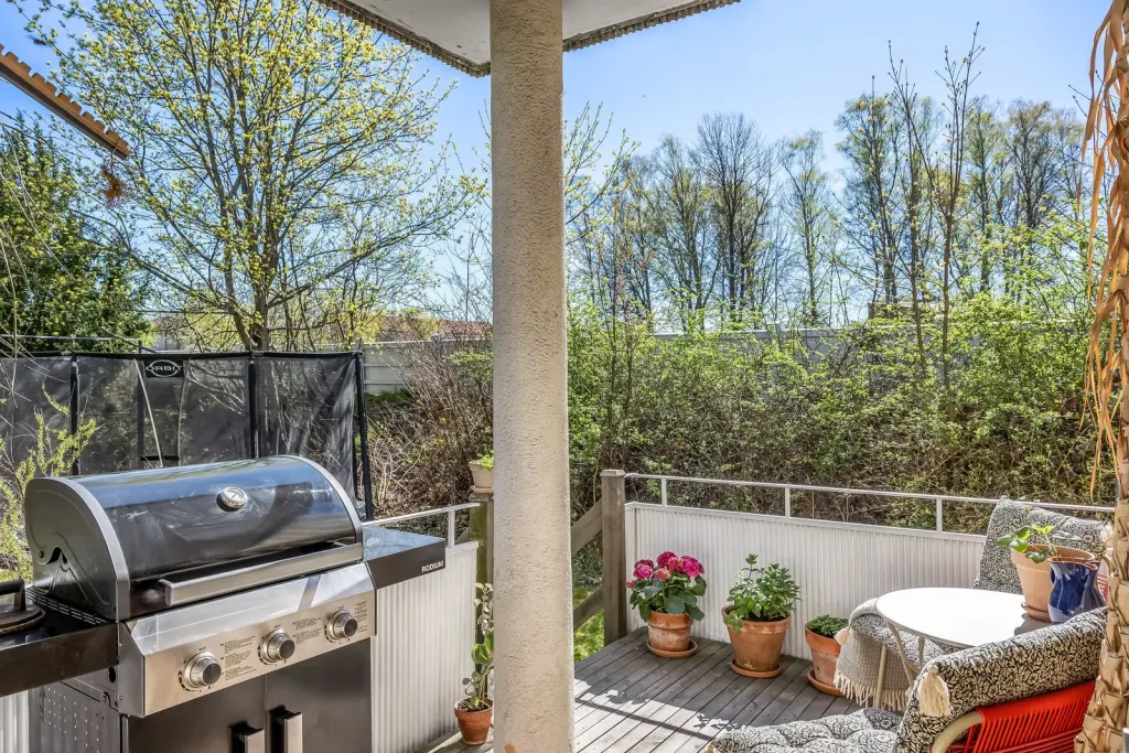 Bostadsrätt med 5 rum på Djupsundsgatan 40 i Norrköping, bild 2 av 4