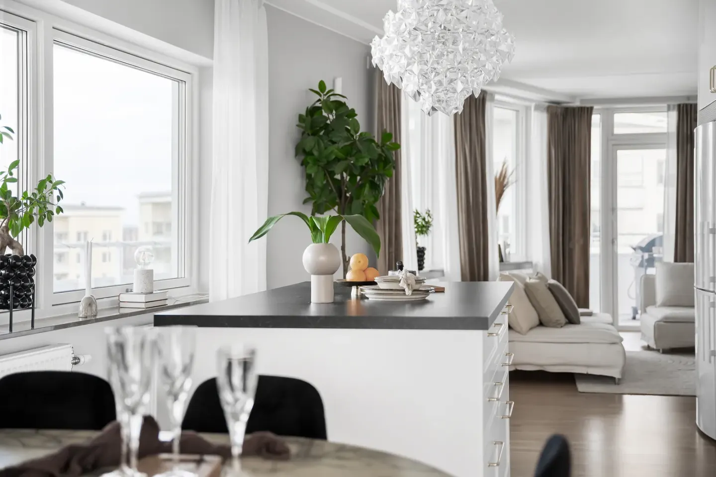 Bostadsrätt med 4 rum på Funäsgatan 8 i Stockholm, bild 2 av 4