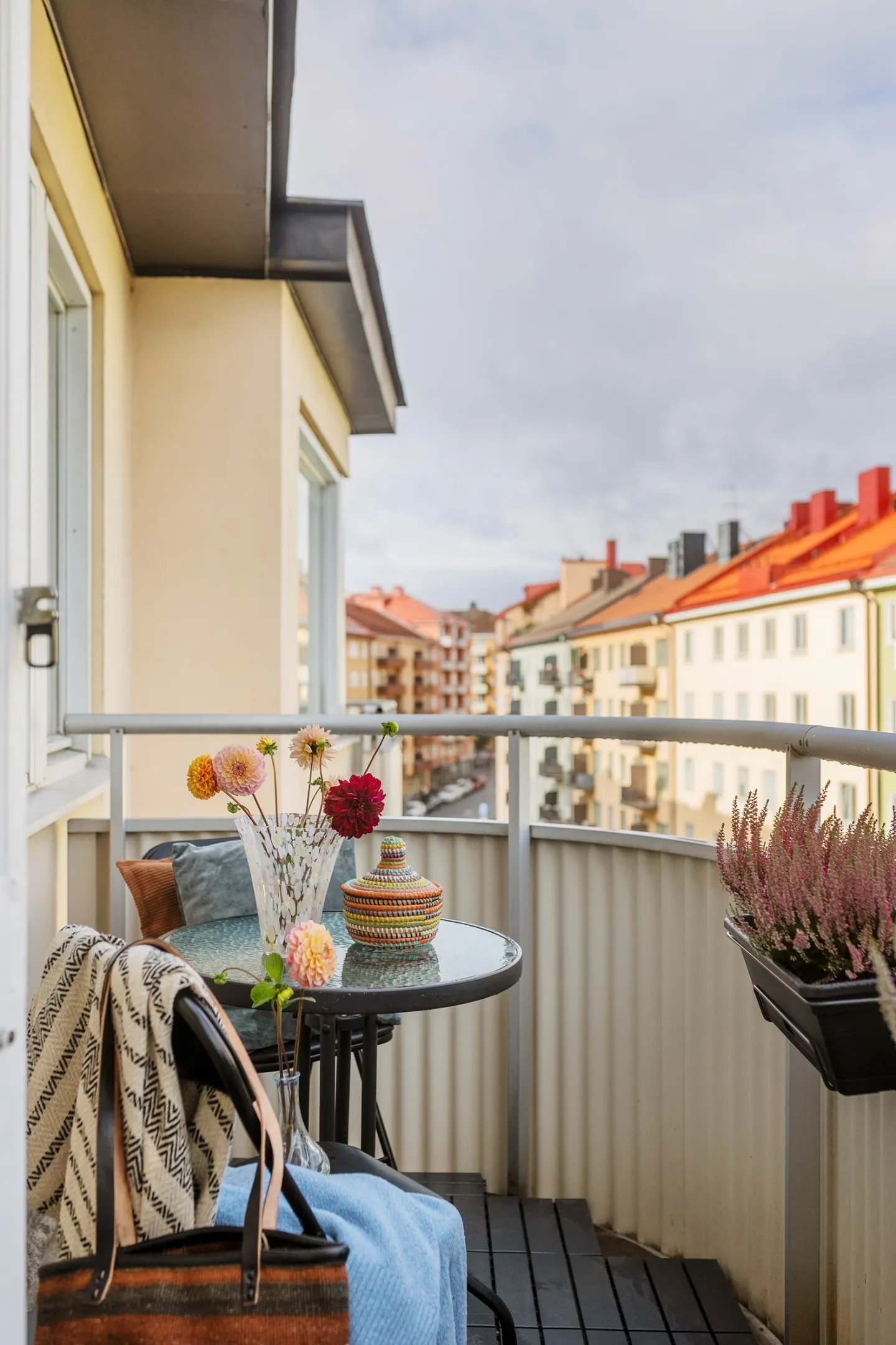 Bostadsrätt med 2 rum på Essinge Brogata 3 i Stockholm, bild 2 av 5