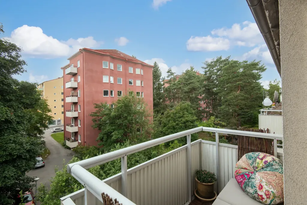 Bostadsrätt med 3 rum på Borensvägen 19 i Stockholm, bild 2 av 4