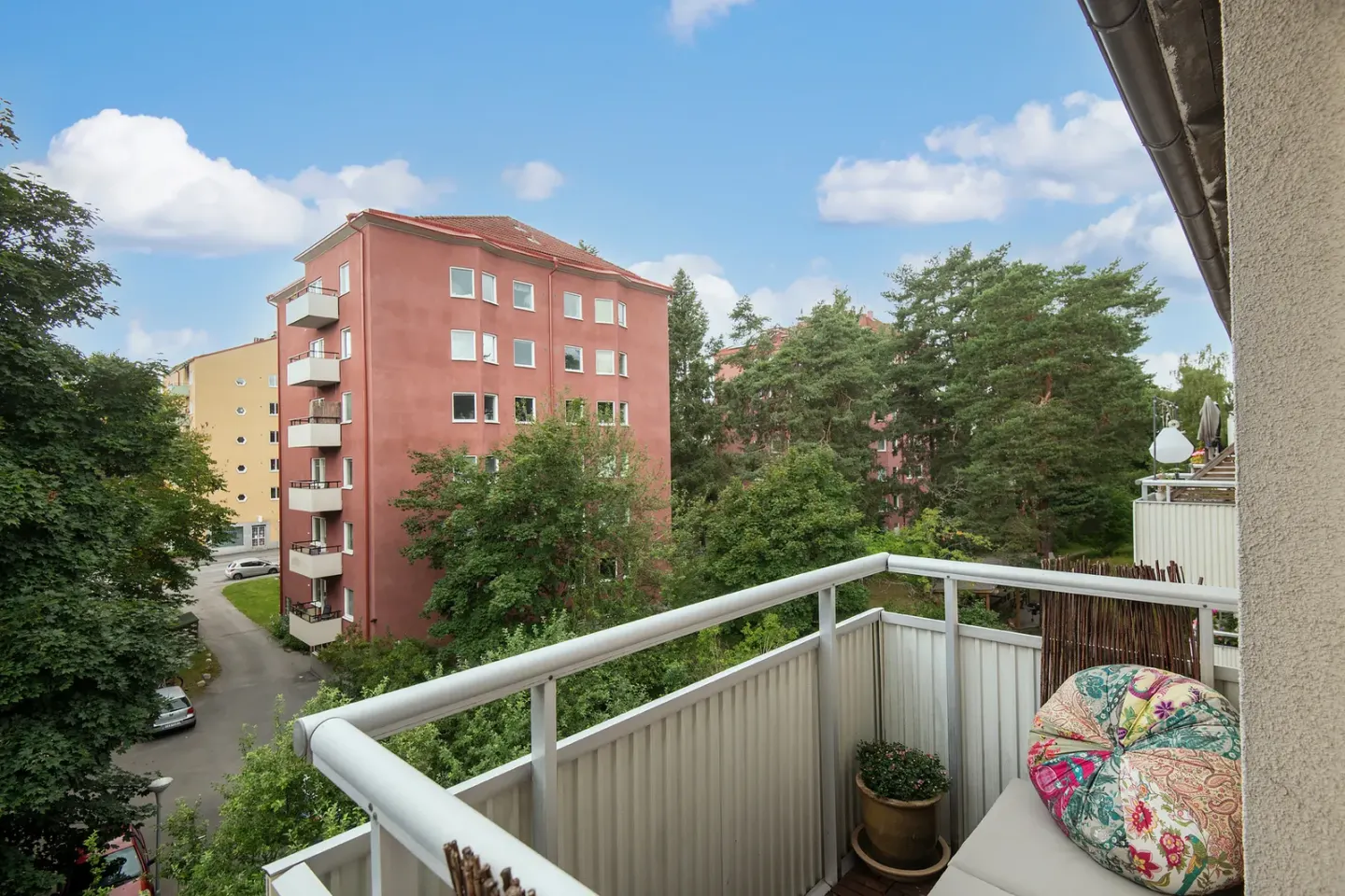 Bostadsrätt med 3 rum på Borensvägen 19 i Stockholm, bild 2 av 4