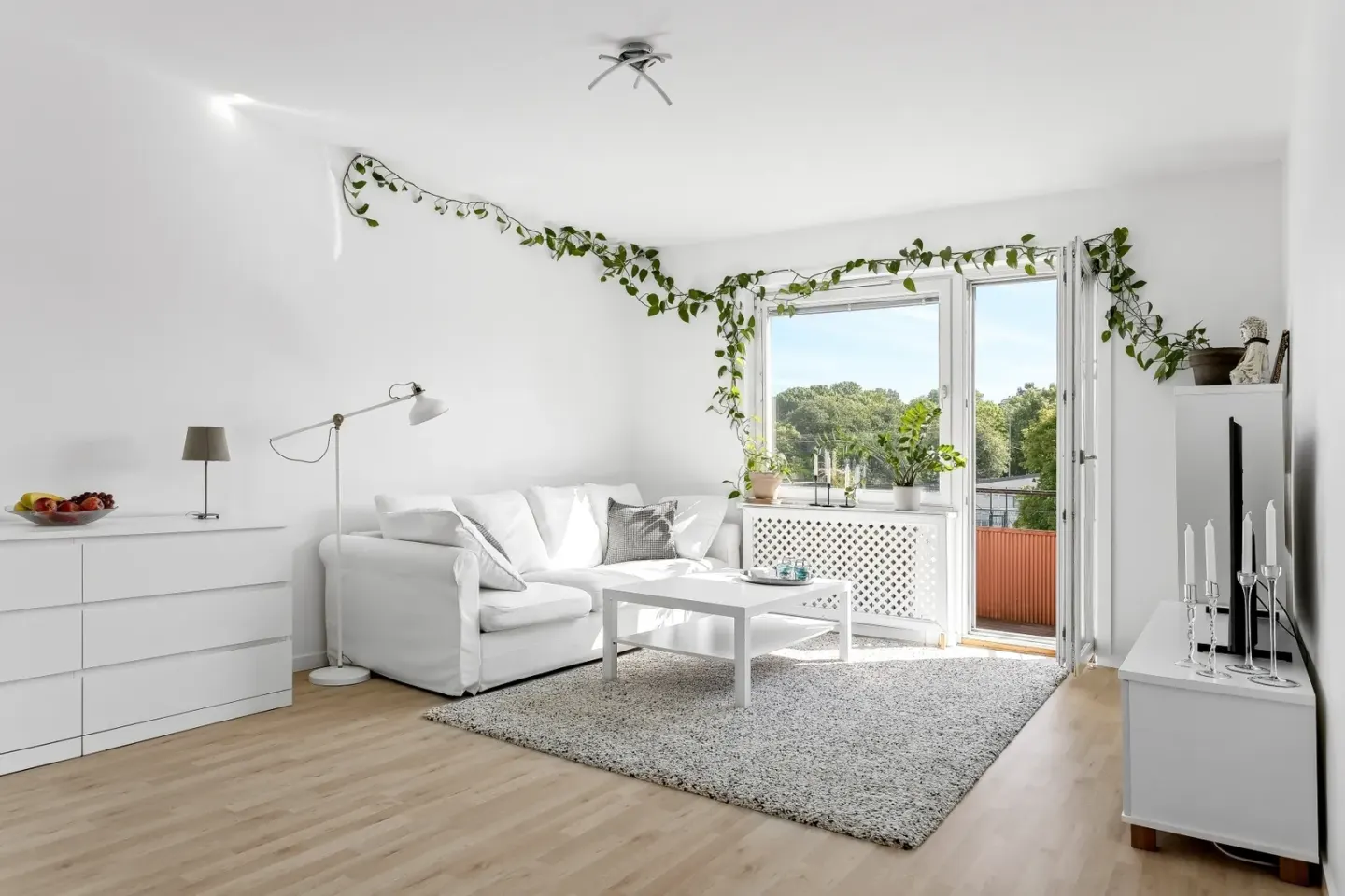 Bostadsrätt med 2 rum på Vårdkasevägen 35 i Järfälla, bild 2 av 4