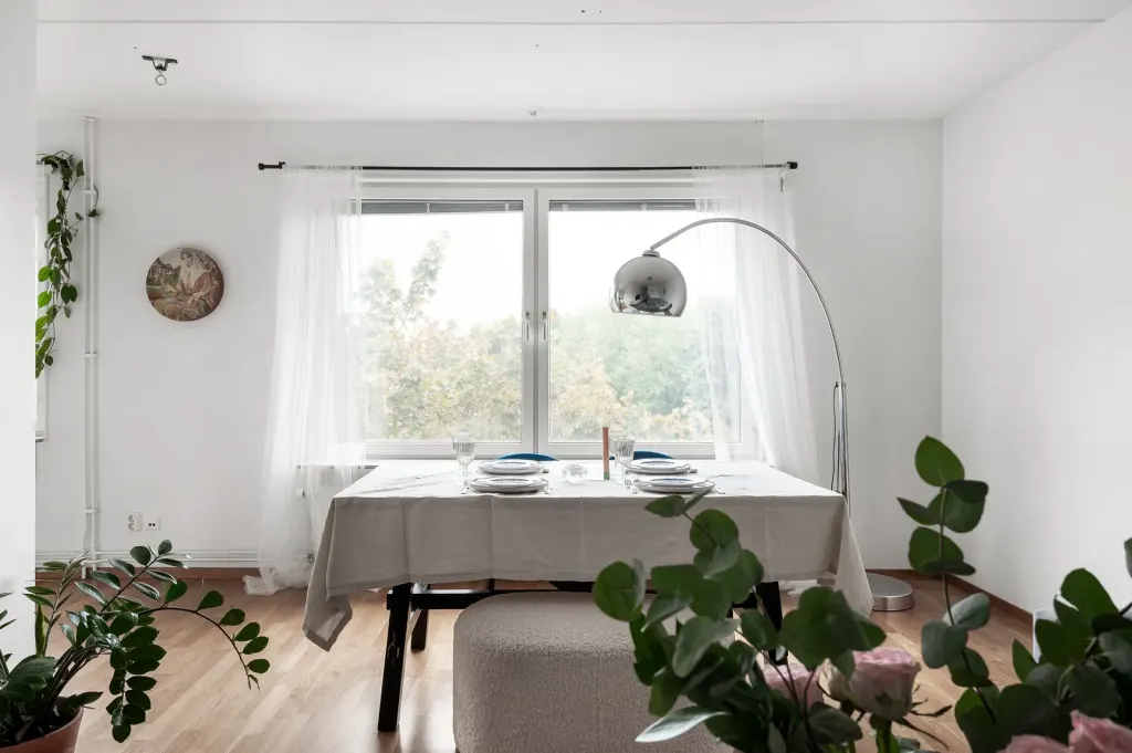 Bostadsrätt med 2 rum på Råckstavägen 27 i Stockholm, bild 3 av 4