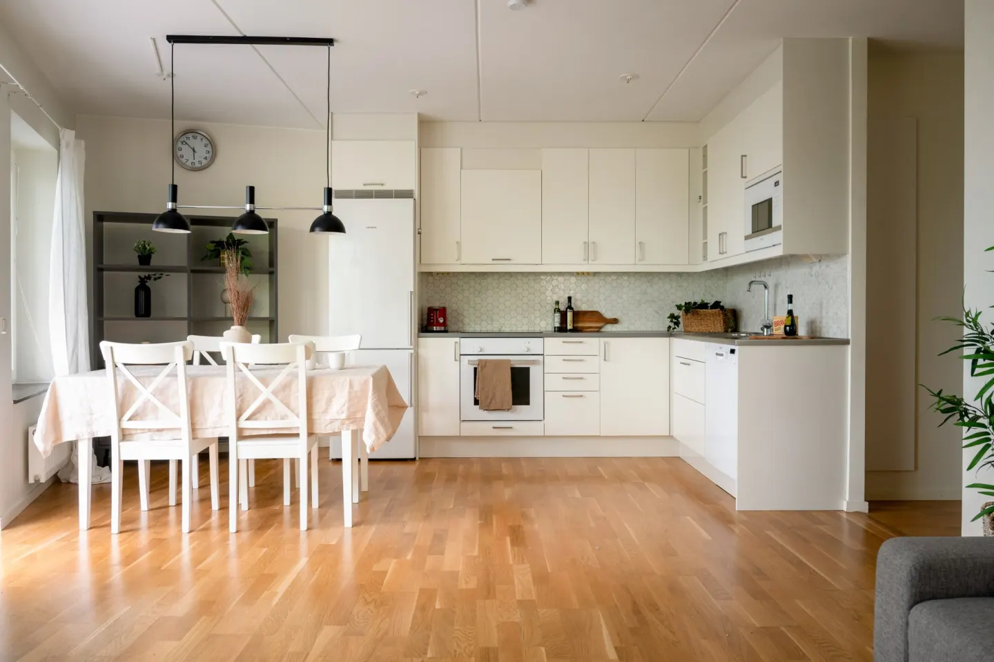 Bostadsrätt med 3 rum på Stenkvistavägen 10 i Stockholm, bild 4 av 5