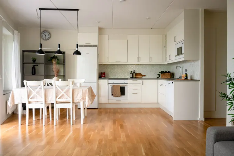 Bostadsrätt med 3 rum på Stenkvistavägen 10 i Stockholm, bild 4 av 5