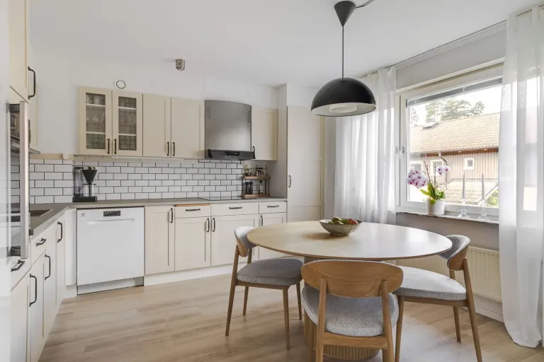 Bostadsrätt med 3 rum på Fanjunkaregatan 40 i Linköping, bild 3 av 4