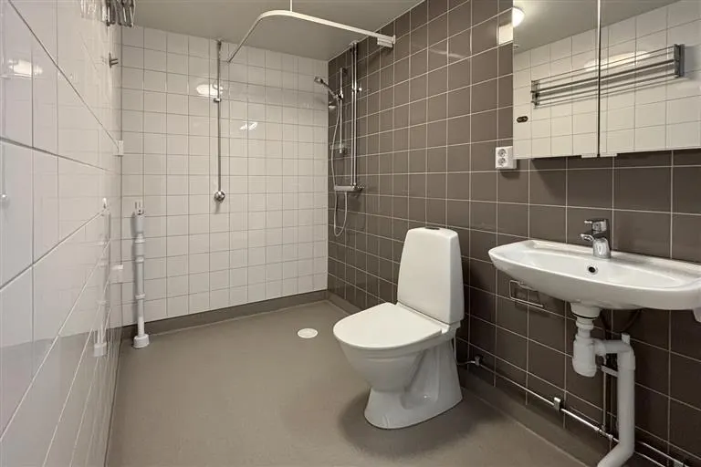 Hyresrätt med 3 rum på Tengvallsgatan 18 i Örebro, bild 3 av 5