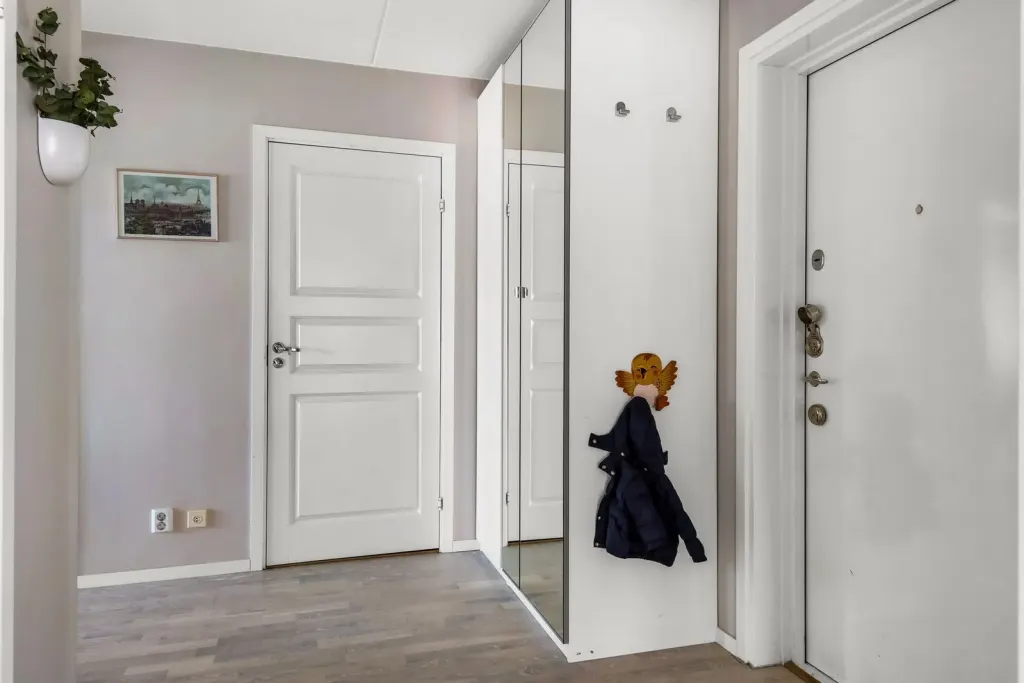 Bostadsrätt med 3 rum på Kanngjutargränd 52 i Stockholm, bild 3 av 4
