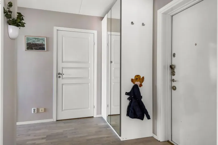 Bostadsrätt med 3 rum på Kanngjutargränd 52 i Stockholm, bild 3 av 4