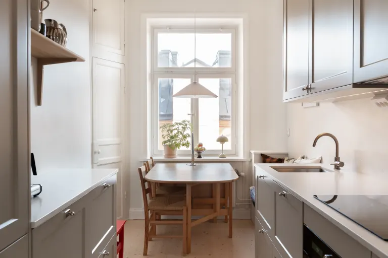 Bostadsrätt med 2 rum på Hagagatan 16A i Stockholm, bild 3 av 5