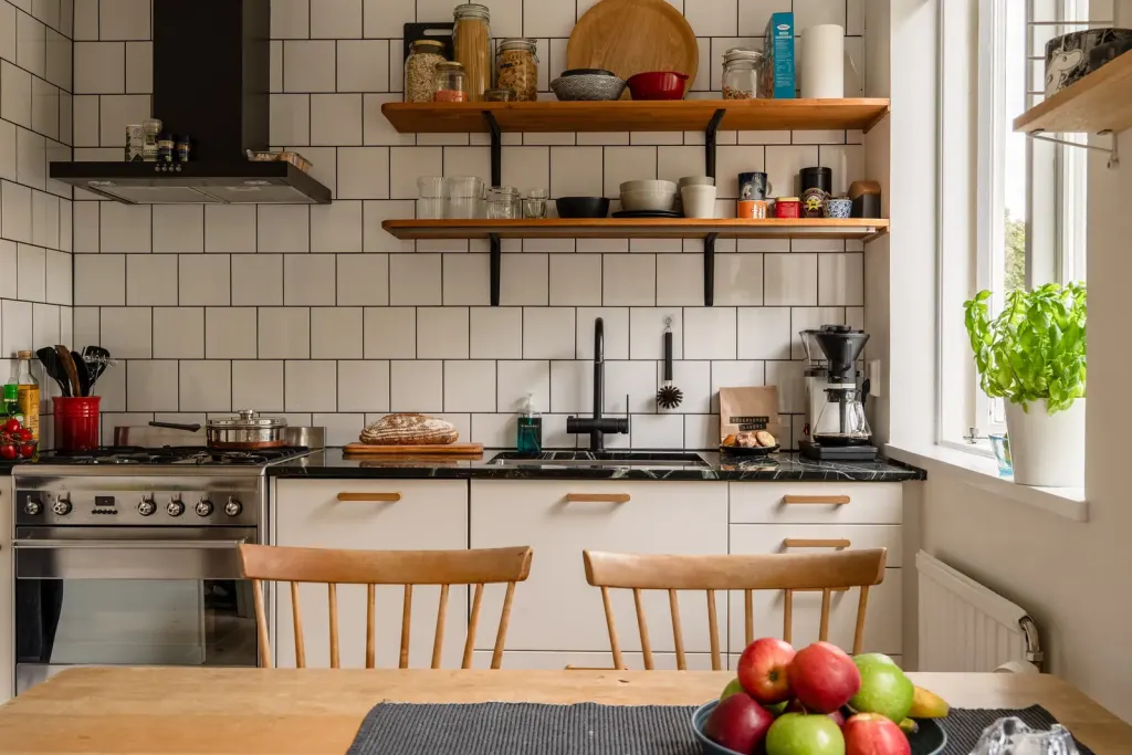 Bostadsrätt med 2 rum på Valborgsmässovägen 7 i Stockholm, bild 2 av 4