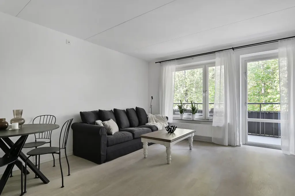 Bostadsrätt med 2 rum på Ågesta broväg 54 i Stockholm, bild 3 av 4