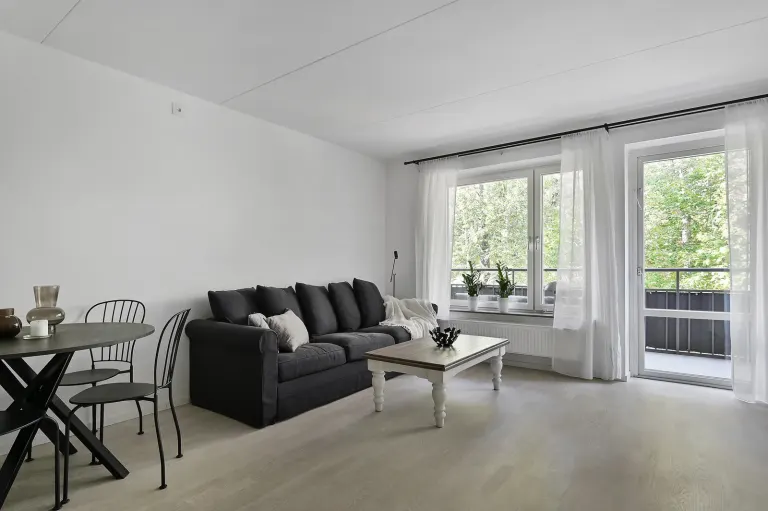 Bostadsrätt med 2 rum på Ågesta broväg 54 i Stockholm, bild 3 av 4