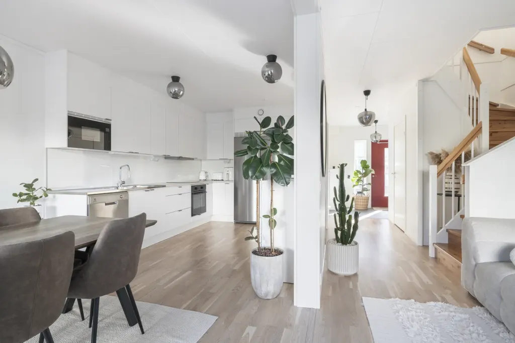 Bostadsrätt med 5 rum på Pengabergsvägen 101 i Jönköping, bild 2 av 4