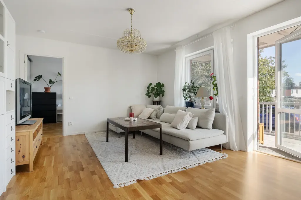 Bostadsrätt med 2 rum på Rädisvägen 80A i Stockholm, bild 2 av 4
