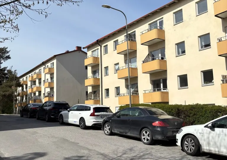 Hyresrätt med 2 rum på Åmänningevägen 32 i Stockholm, bild 2 av 4