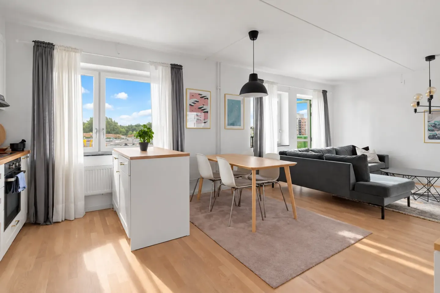 Bostadsrätt med 2 rum på Flygfältsvägen 13 i Järfälla