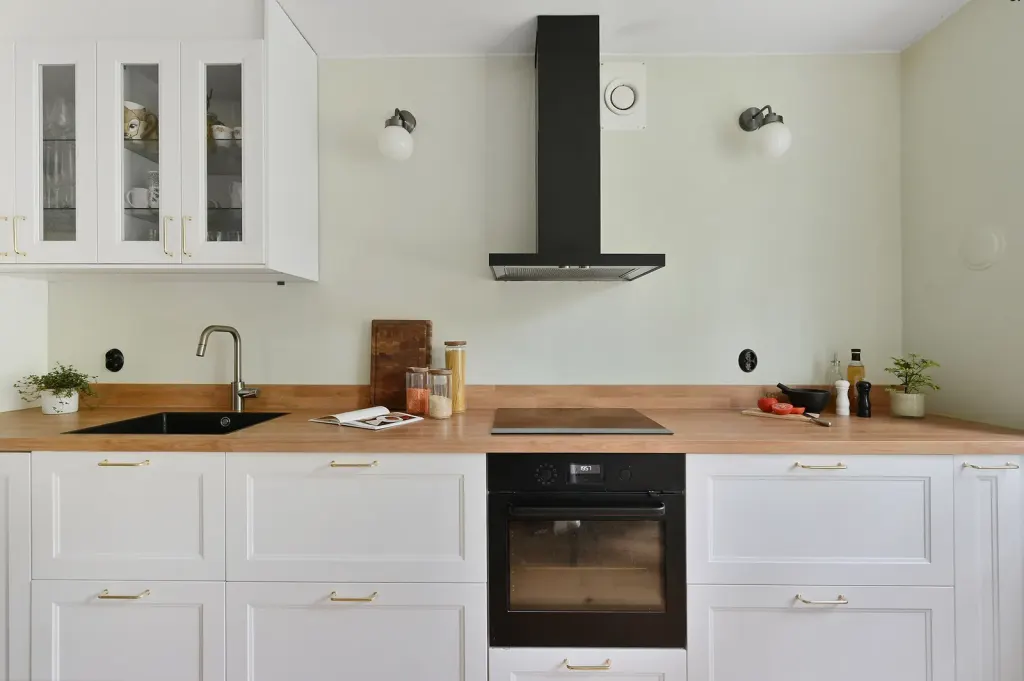 Bostadsrätt med 2 rum på Smörbrödsvägen 23 i Stockholm, bild 3 av 4