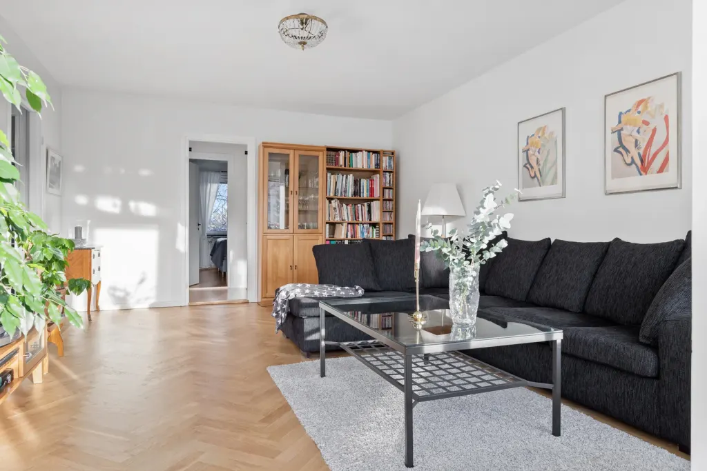 Bostadsrätt med 3 rum på Högnäsvägen 13 i Lidingö, bild 3 av 4