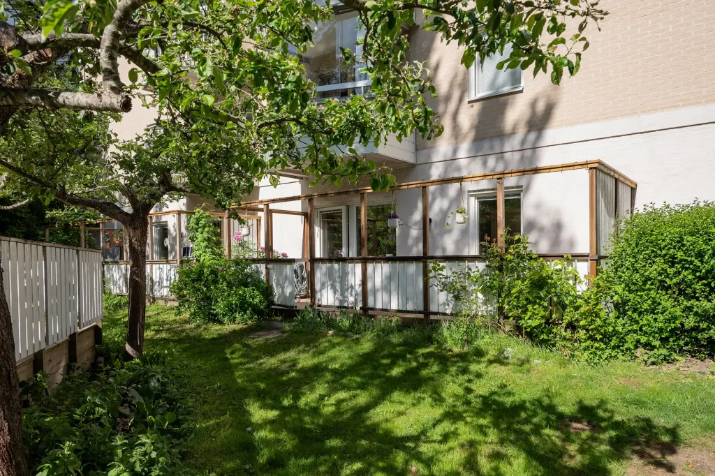 Bostadsrätt med 3 rum på Lillhagsvägen 8 i Stockholm, bild 4 av 4