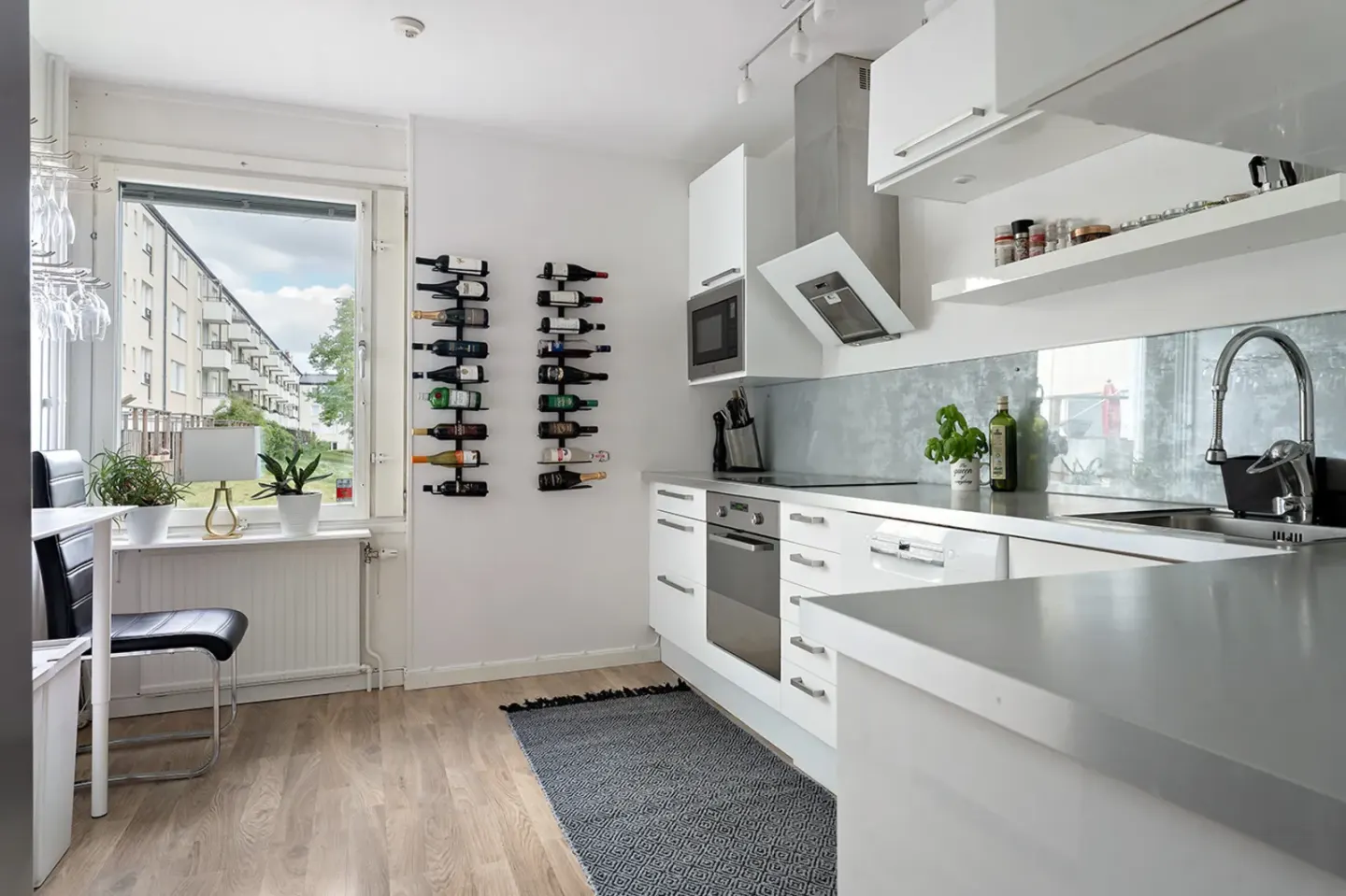 Bostadsrätt med 4 rum på Månadsvägen 41 i Järfälla, bild 2 av 4