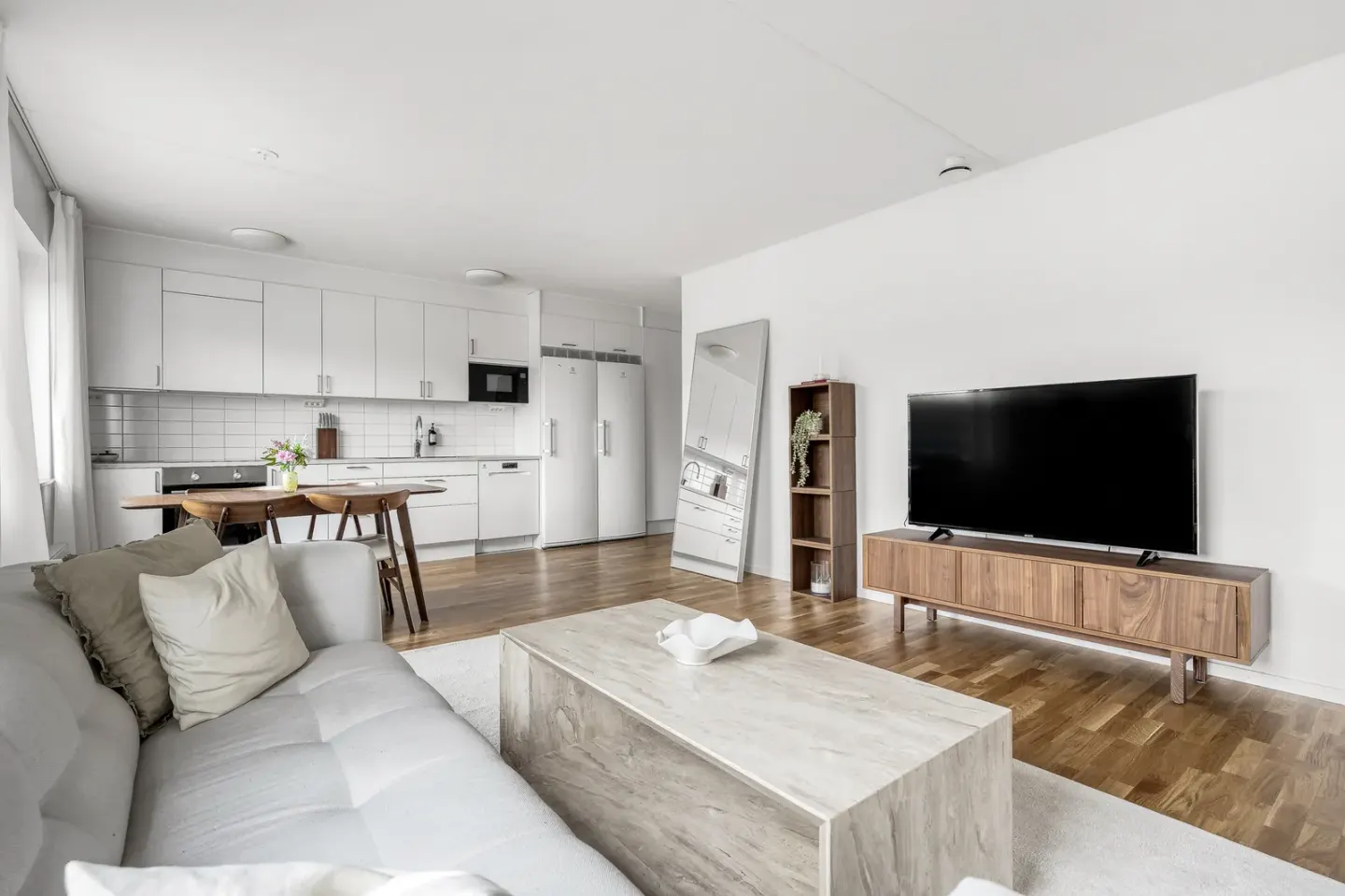 Bostadsrätt med 2 rum på Drivbänksvägen 13A i Stockholm, bild 3 av 4