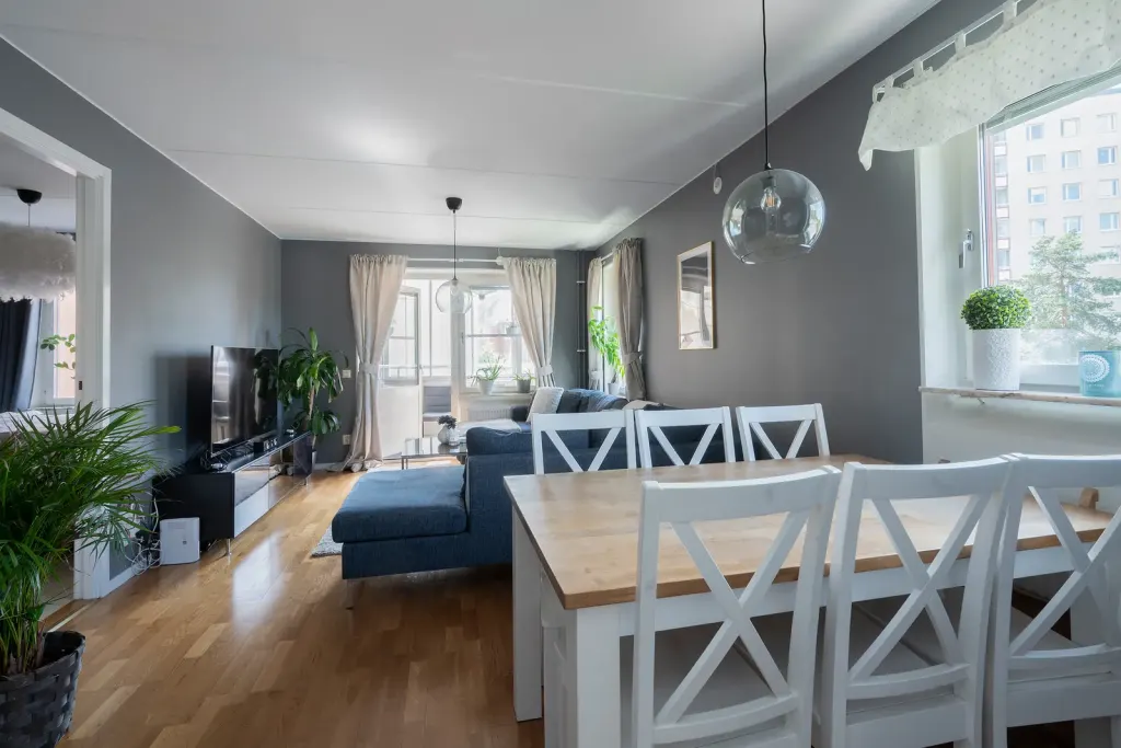 Bostadsrätt med 1,5 rum på Kungsklippevägen 13 i Huddinge, bild 3 av 4