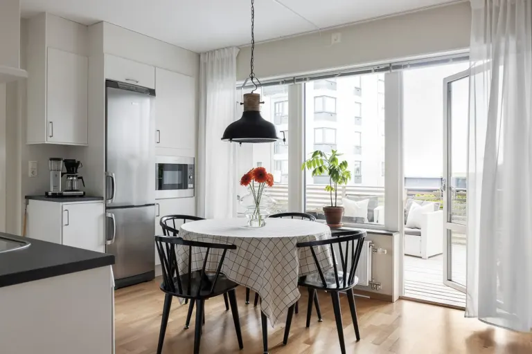 Bostadsrätt med 2 rum på Jan Ivarssons väg 6 i Stenungsund, bild 3 av 4