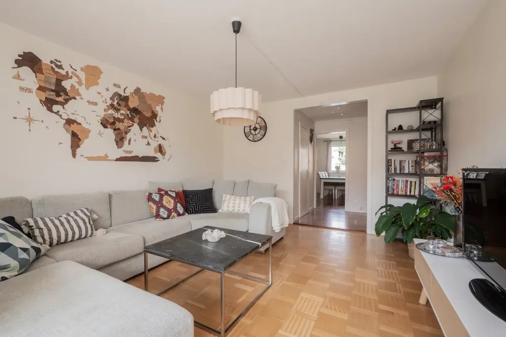 Bostadsrätt med 2 rum på Bettnavägen 48 i Stockholm, bild 2 av 4