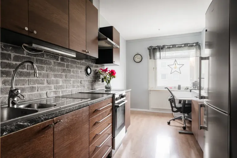 Bostadsrätt med 1 rum på Hallonvägen 26 i Upplands-Bro, bild 3 av 4