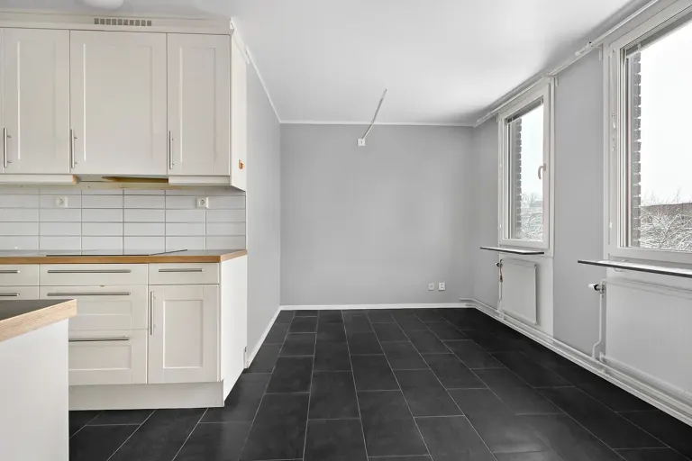 Bostadsrätt med 4 rum på Kvarnvägen 14 i Järfälla, bild 4 av 4