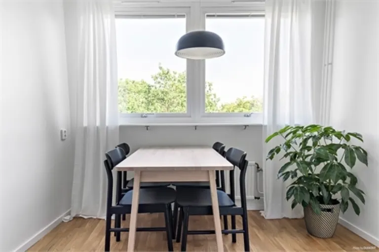 Hyresrätt med 3 rum på Karl Hovbergsgatan 17C i Eskilstuna, bild 2 av 5