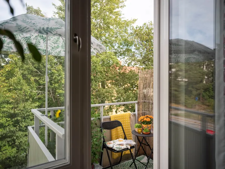 Bostadsrätt med 2 rum på Rusthållarvägen 159 i Stockholm, bild 2 av 5