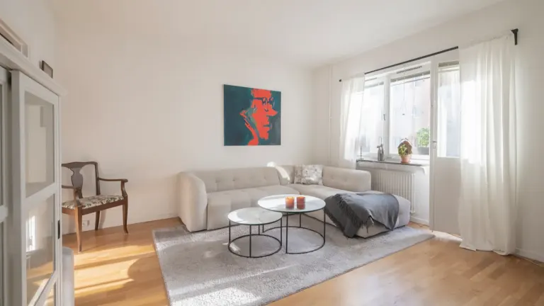 Bostadsrätt med 4 rum på Sköntorpsvägen 96 i Stockholm, bild 2 av 4