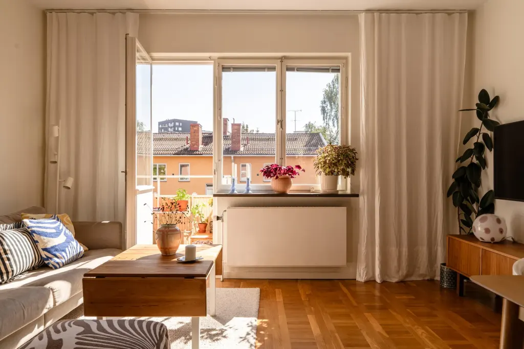Bostadsrätt med 3 rum på Kyndelsmässogränd 12 i Stockholm, bild 2 av 4