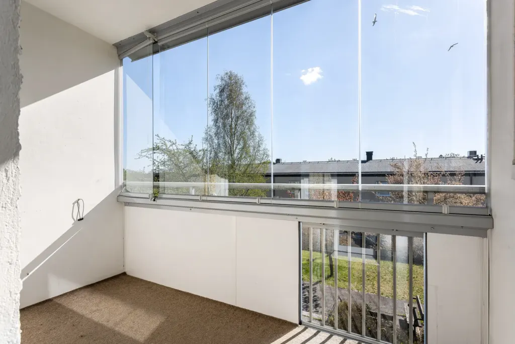 Bostadsrätt med 4 rum på Tenstavägen 48 i Stockholm, bild 2 av 4