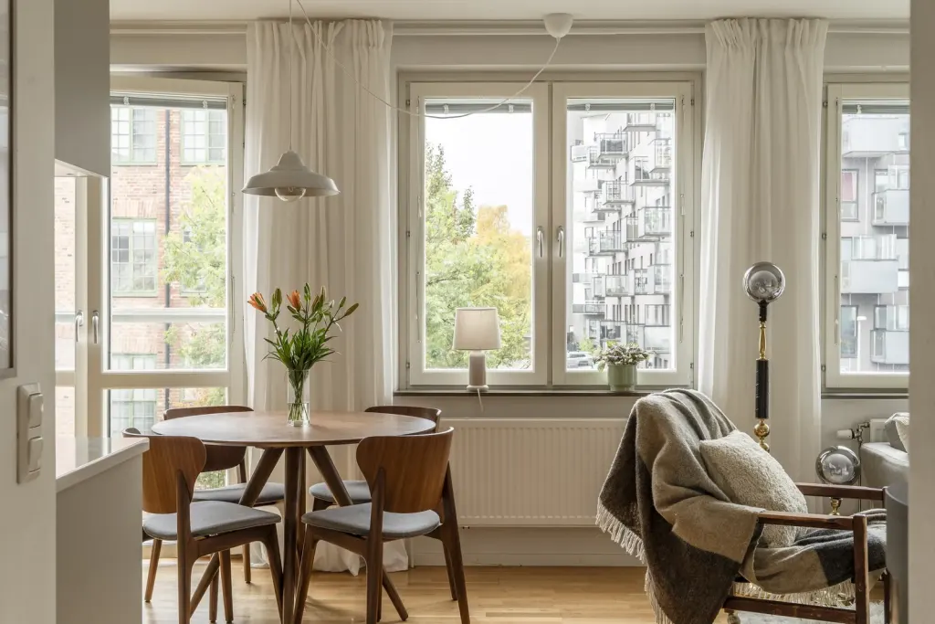Bostadsrätt med 2 rum på Tellusborgsvägen 77 i Stockholm, bild 2 av 4