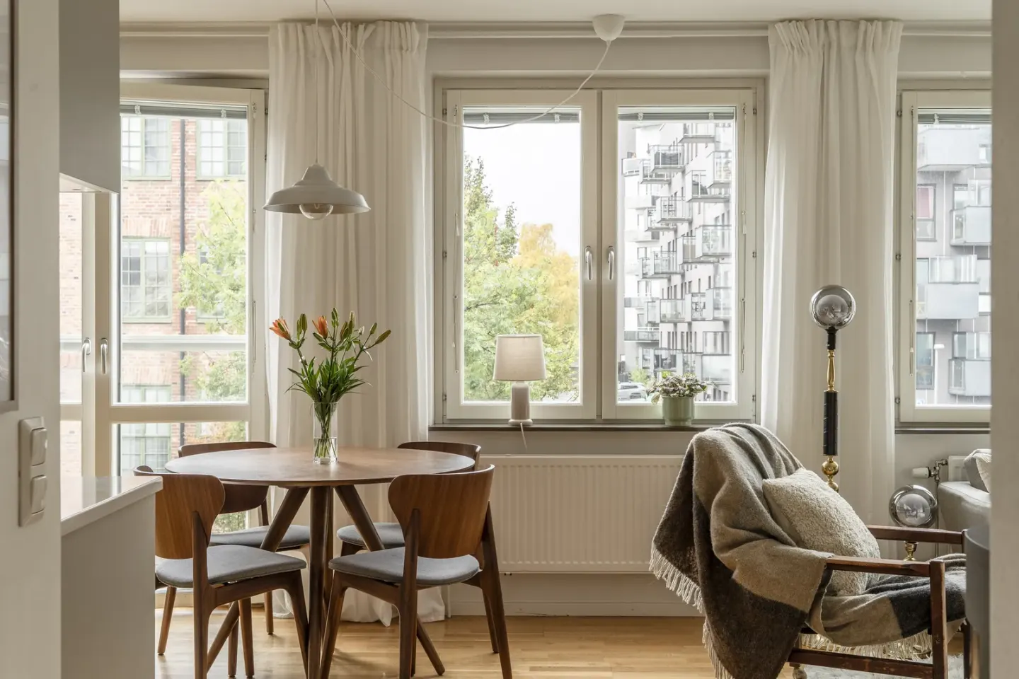 Bostadsrätt med 2 rum på Tellusborgsvägen 77 i Stockholm, bild 2 av 4