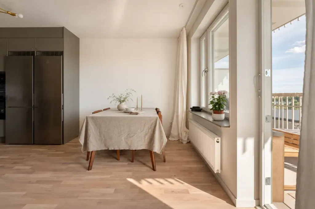 Bostadsrätt med 4 rum på Tvåtaktsvägen 6 i Nacka, bild 2 av 4